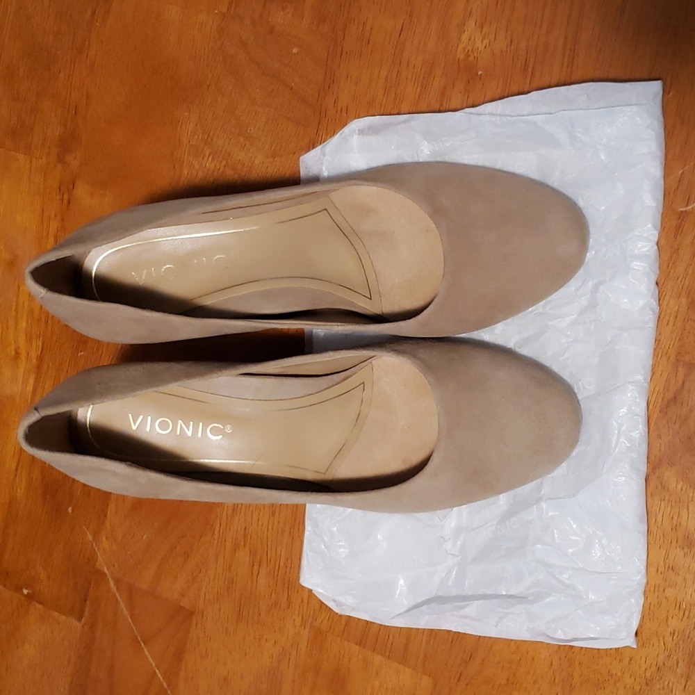 Vionic Mariana Nude Suede Heels